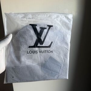 Louis Vuitton Gray Patterned Knit Hat